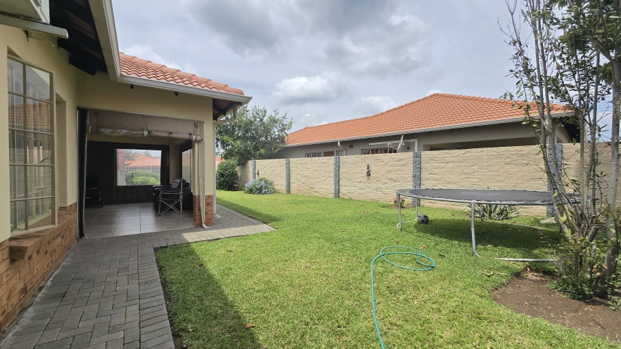 3 Bedroom Property for Sale in Waterkloof East North West